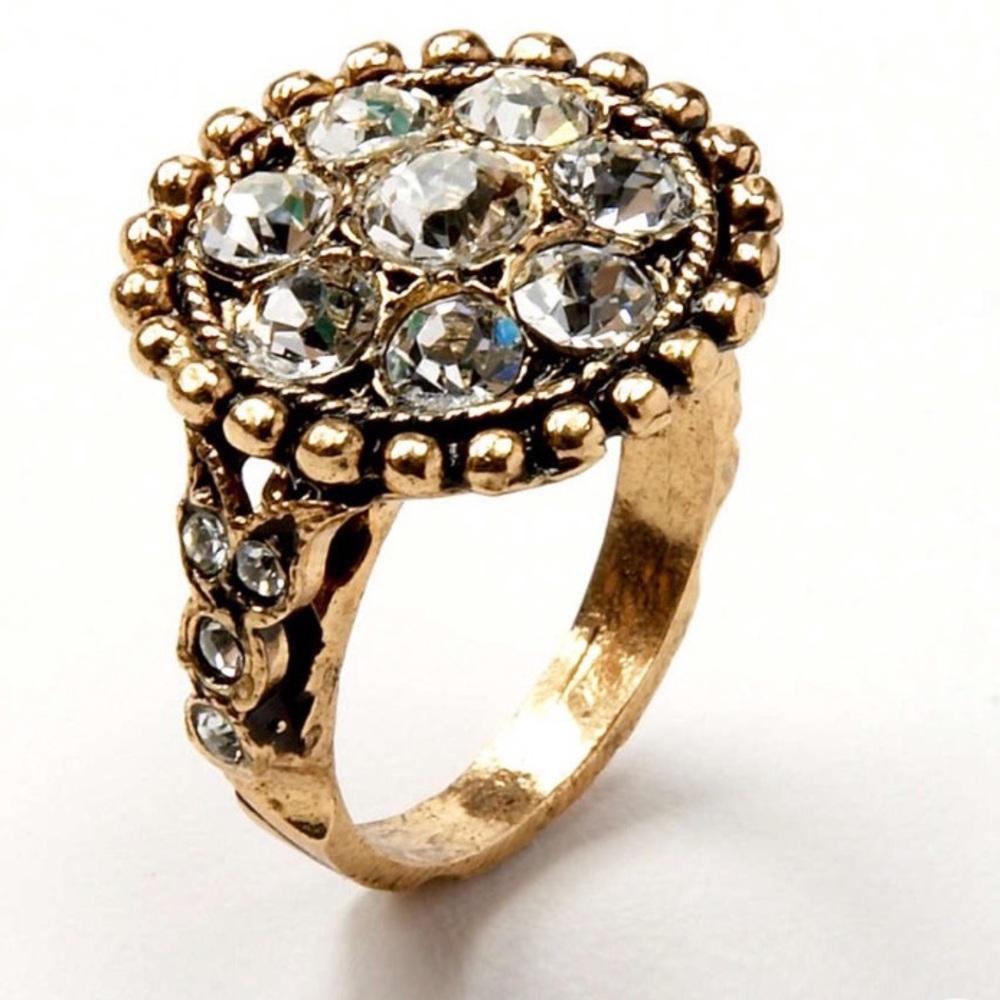 Azaara ring